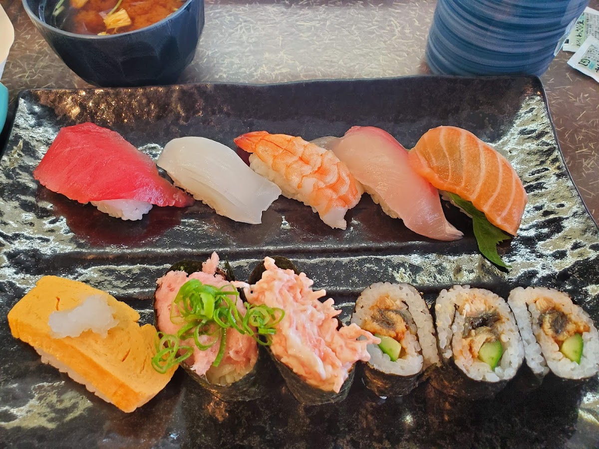 Kaitenzushi Shintake Yao Photos 2